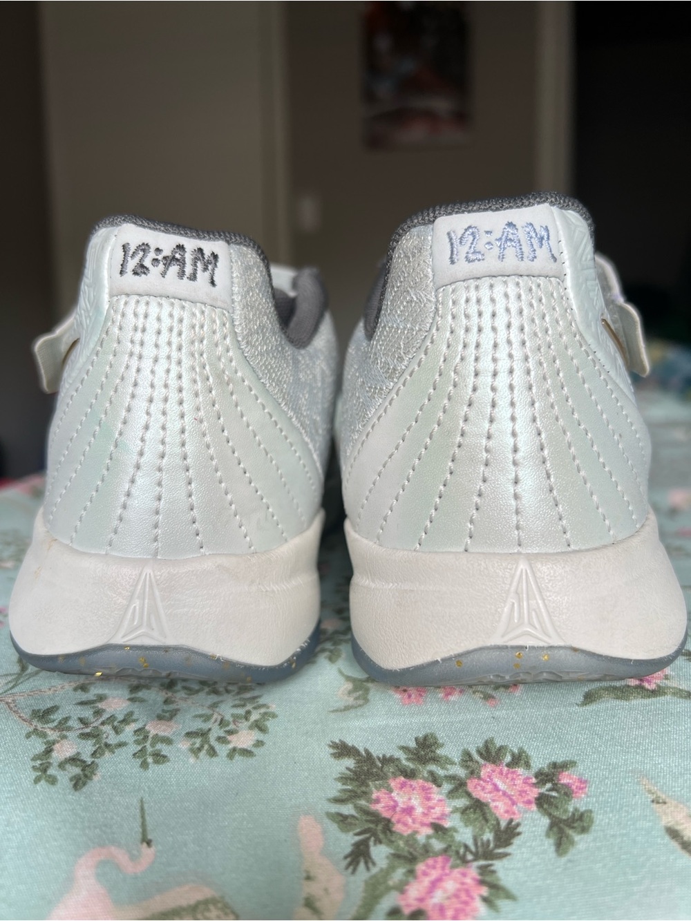 Nike Ja 2 Tree Topper Kids' White and Gold Low-Top Sneakers Size 13 1/2. - Picture 4 of 8